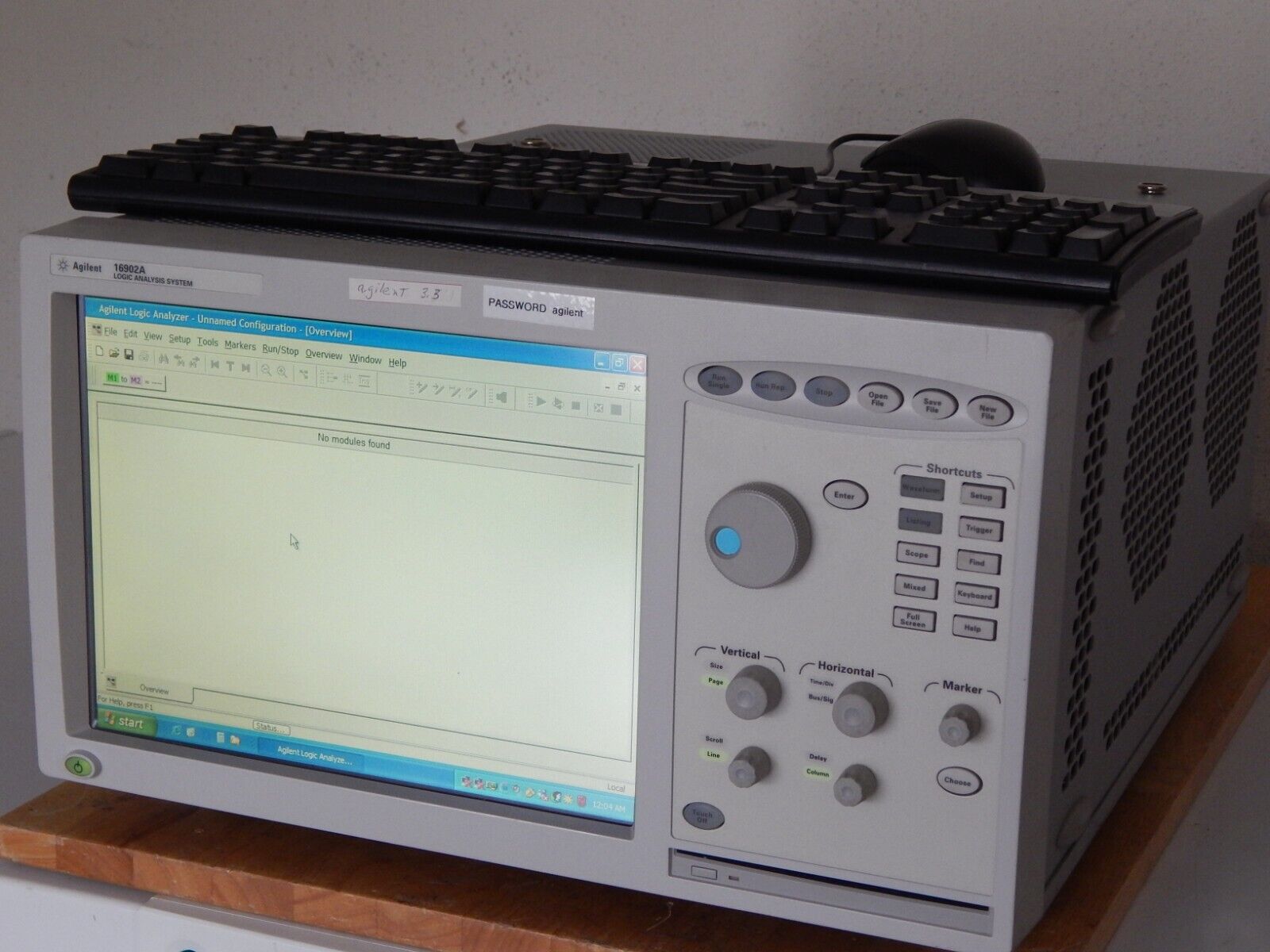 HP - Agilent - Keysight 16902A-014 Logic Analyzer Mainframe HP - Agilent - Keysight 16902A-014 Logic Analyzer Mainframe